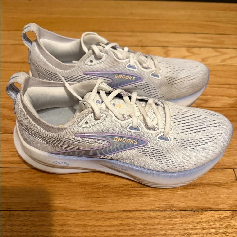 Brooks Glycerin 22 Women's White and Purple Running Shoes - Picture 3 of 12